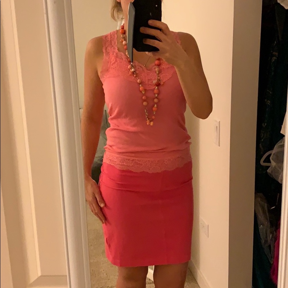 Stretchy top + bottom!
